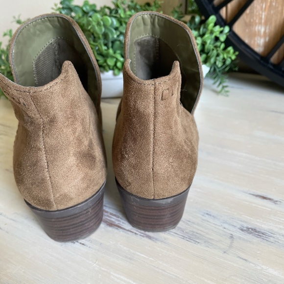 SODA Vegan suede booties size 8 - Picture 3 of 6